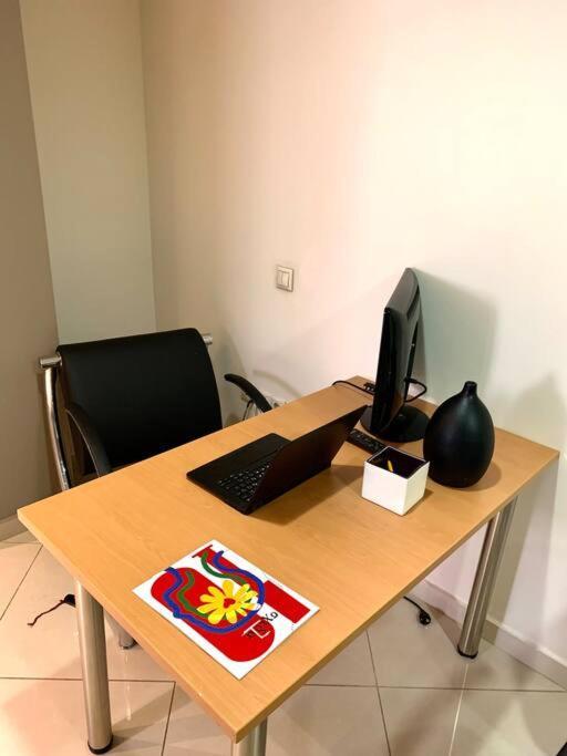 Spacious 4-Bedroom Family Home, 100M From Metro Atény Exteriér fotografie